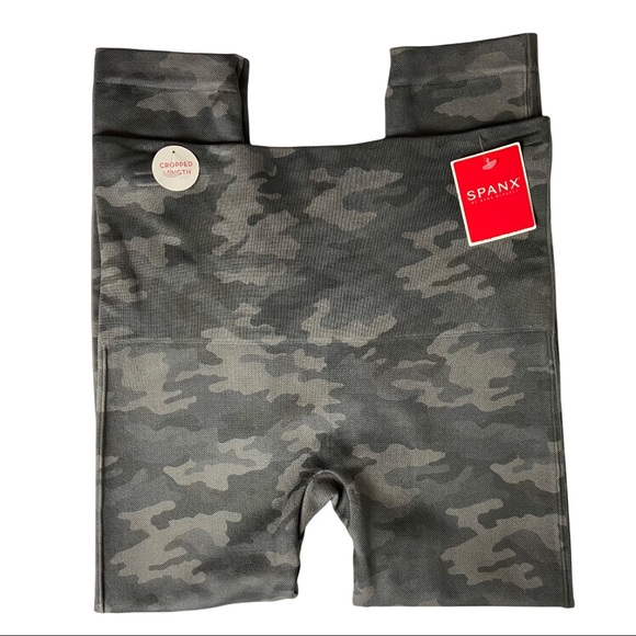 Spanx Cropped Look At Me Now Seamless Leggings in Sage Camo SZ Large - Picture 8 of 12